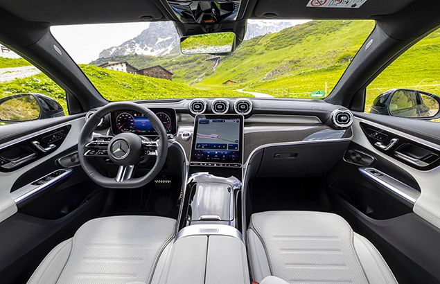 Hochwertiges Interieur des Mercedes-Benz GLC mit luxuriösen Materialien und innovativer Technik