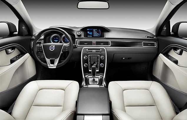 Volvo V70 | Innenansicht zeigt komfortables Cockpit