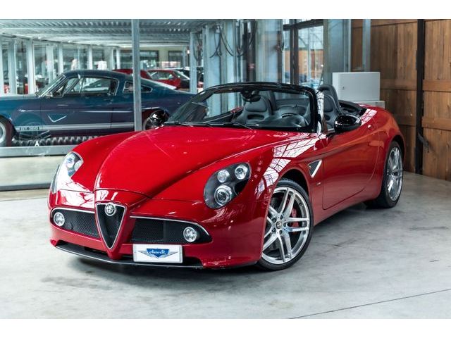 Alfa Romeo 8C Spider 334 of 500 I Carbon I 1. Hand