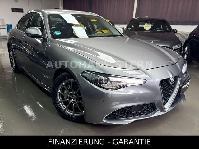 Alfa Romeo Giulia 2.2 JTDM Super Bi-Xenon 8xReifen Kamera