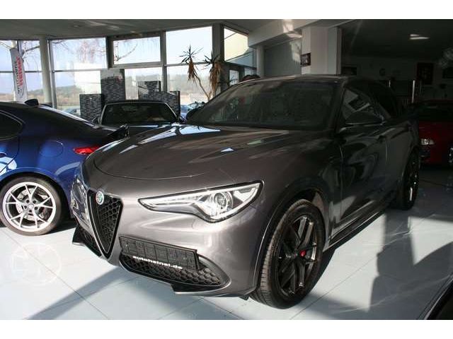 Alfa Romeo Stelvio Veloce Q4#NAV#LEDER#XENON#CARPLAY#KAMERA