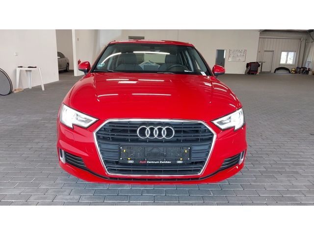 Audi A3 Sportback KLIMAAUTOMATIK XENON 1. Hand 110kw!