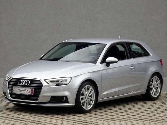 Audi A3 1,0 TFSI design/LED/Navi/SitzHZG/AHK/17"LMF