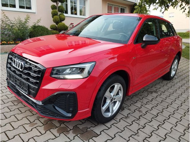 Audi Q2 30 TFSI S line, LED, PDC, DAB, Pre sense
