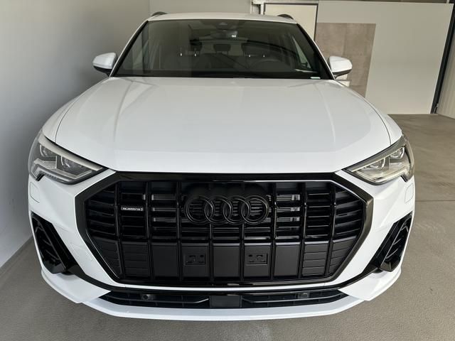 Audi Q3 2 x S line 40 TDI quattro+AHK+Navi 40 TDI ...