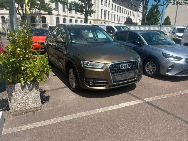 Audi Q3 *Navi*Xenon*AHZV