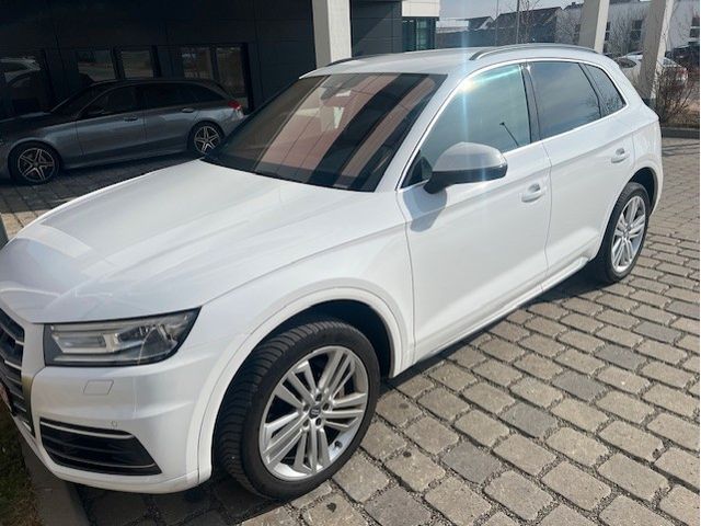 Audi Q5 quattro sport