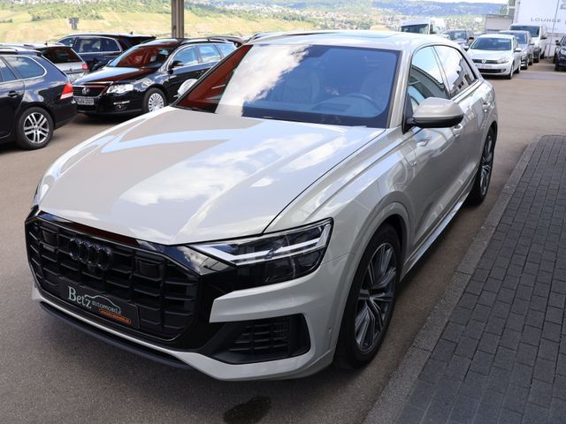 Audi Q8 55 TFSI e quattro HUD PANO LEDER