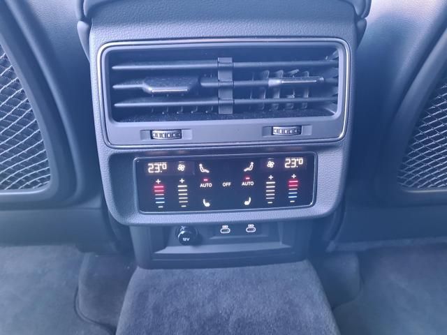 Audi Q8 4.0 TFSI quattro RSQ8 AHK NightVision K...