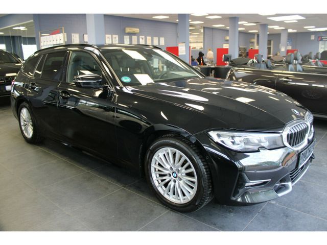 BMW 320 320i Touring Aut. Sport Line
