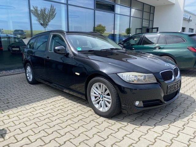 BMW 320 i Touring/XENON/NAVI/PANORAMA/SITZH./LM/HIFI