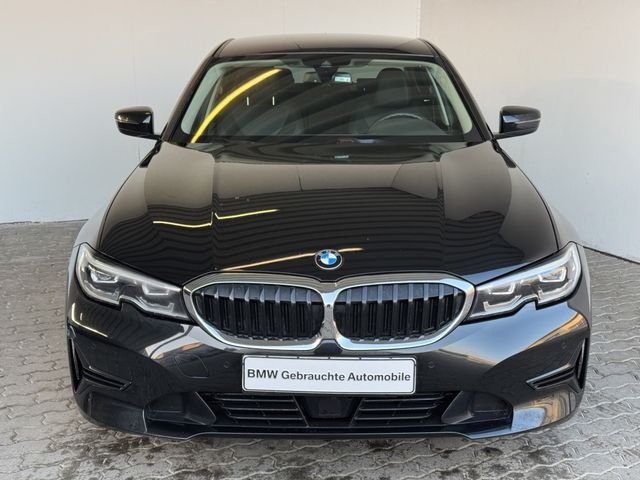 BMW 330 e xDrive Lim. Advantage LiveCock.LED.