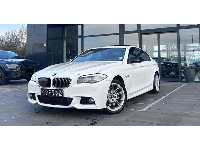 BMW 525 d M Paket*Sport-Fahrwerk*HUD*BI-XENON*PANO*