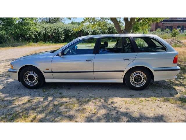 BMW 528 528i touring