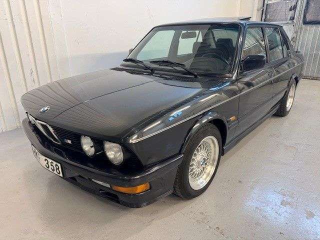 BMW 535 M535i E28