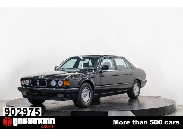 BMW 750 IL Limousine Lang - E32