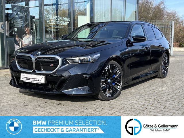 BMW i5 M60 xDrive Touring /Autobahnassistent AHK B&W