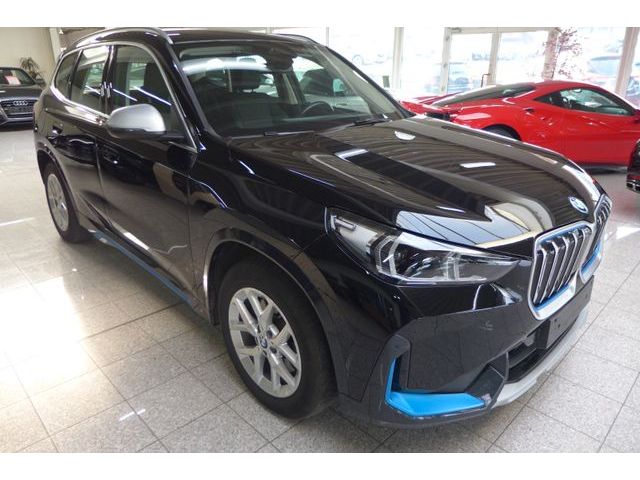 BMW iX 1 30 xDrive xLine