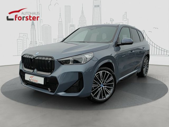 BMW iX 1 30 xDrive M Sport AHK adaptives Fahrwerk