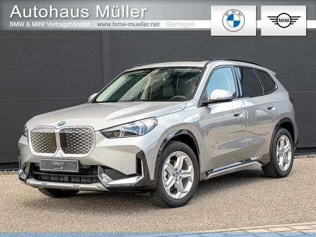 BMW iX 1 eDrive20 AHK Adaptiv LED Pano Totwinkel 18"