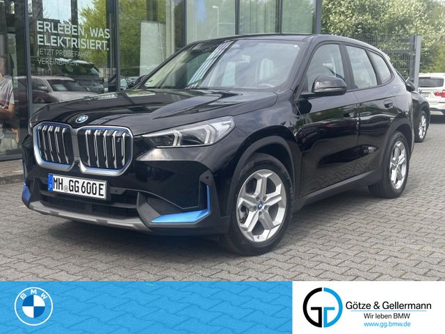 BMW iX 1 xDrive30 //LiveCockpitProf HeadUp Komfortzugang