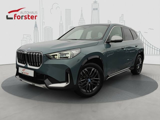 BMW iX 1 30 xDrive xLine AHK ACC HUD Lenkradh.