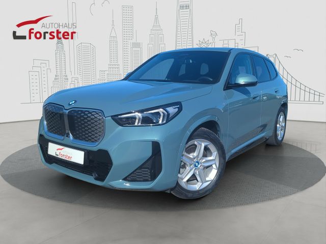 BMW iX 1 30 xDrive M Sport AHK ACC adapt. LED HUD