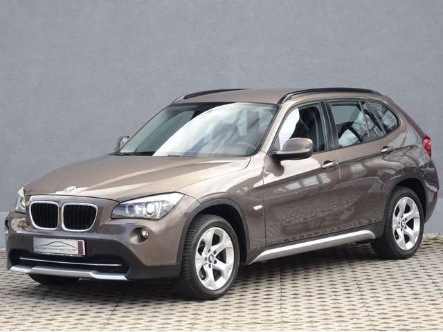 BMW X1 18 i sDrive X Line/Xenon/SH/PDC/17"LMF