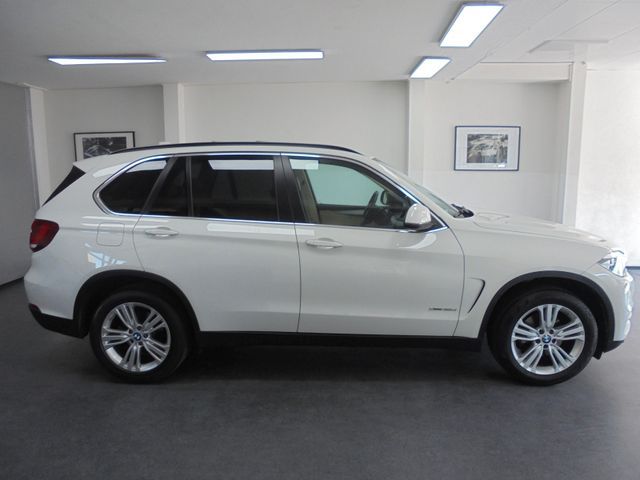 BMW X5 30d Aut Leder Panorama WR+SR AHK Kamera