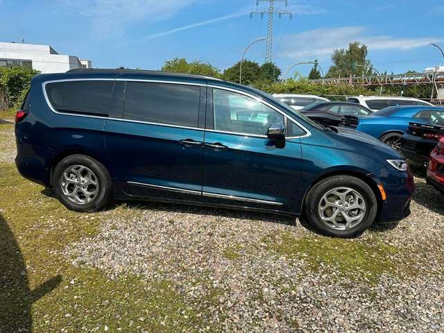 Chrysler Pacifica 3,6 Limited SSD unfallfrei + 7 weitere