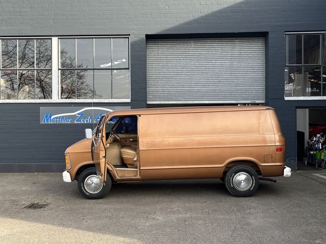 Dodge RAM Van 250 Custom * Survivor im Erstlack