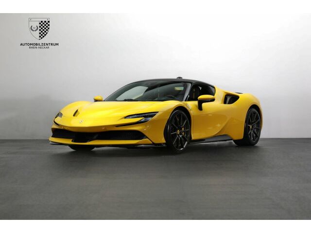 Ferrari SF90 Stradale ExtendedFiorano/TwoTone/4-Point