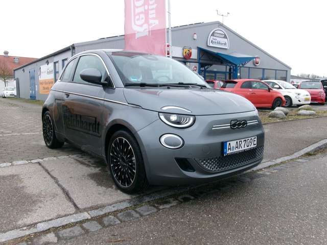 Fiat 500 Lim. MY23 42kwH by Bocelli 3+1 Lagerfahrzeu