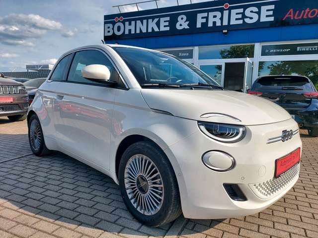 Fiat 500 500 e La Prima JBL DAB Spurassist