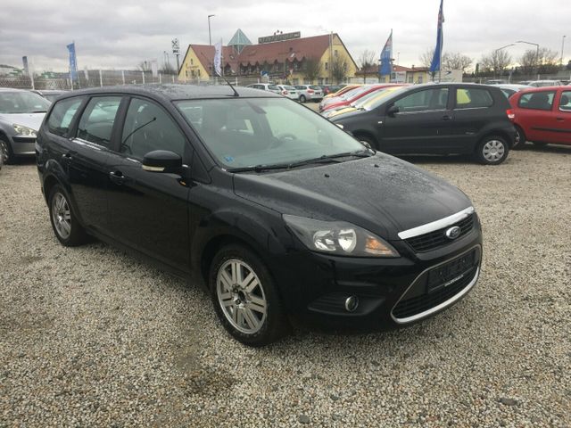 Ford Focus Kombi,Style,AHK.,Klima, usw.!