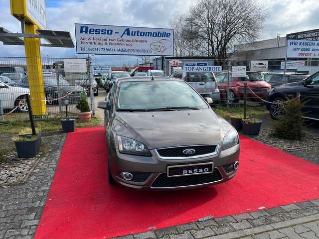 Ford Focus Titanium*1-HAND*LEDER*GEPFLEGT*SCHECKHEFT*HU:07-26