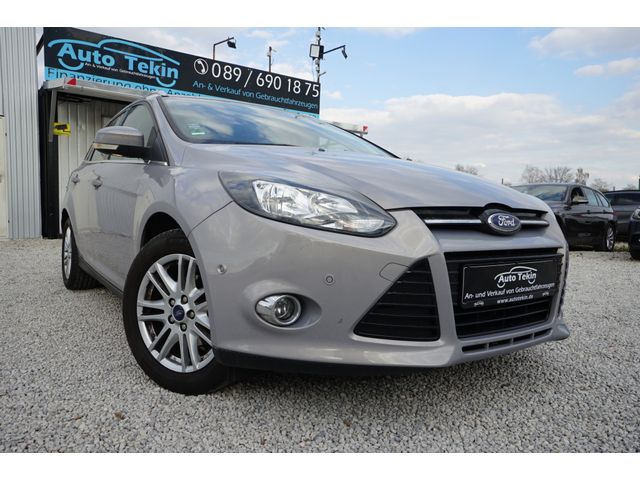 Ford Focus Turnier Titanium |AHK| |8-fach bereift|