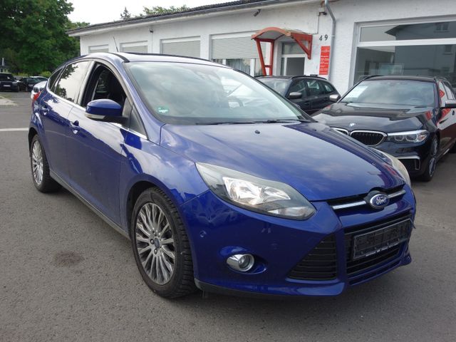 Ford Focus Lim. Titanium *Navi + PDC + Schiebedach