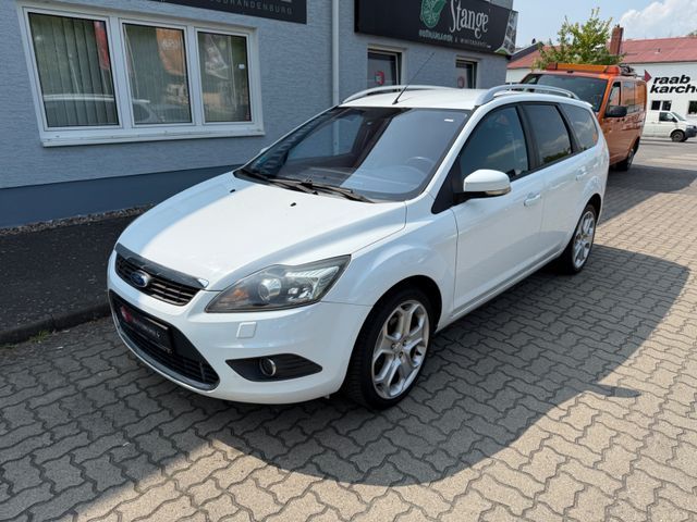 Ford Focus Turnier Titanium*Xenon*Leder*Sitzheizung