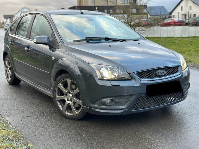 Ford Focus Titanium Metallic