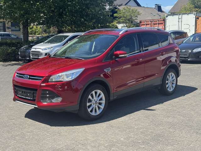 Ford Kuga 1.5 EcoBoost 2x4 Titanium, Panoramadach, SHZ, PDC