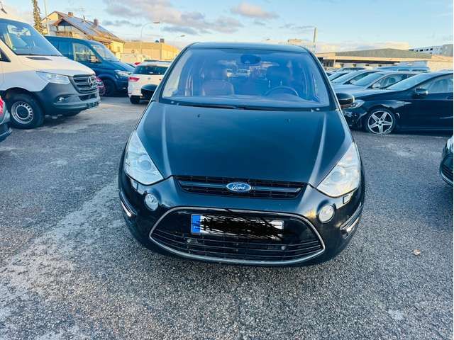 Ford S-Max Titanium,xenon,navi,Panoramadach,leder