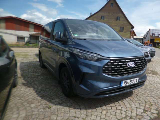 Ford Transit Custom 320 L1H1 PKW VA Autm. Titanium