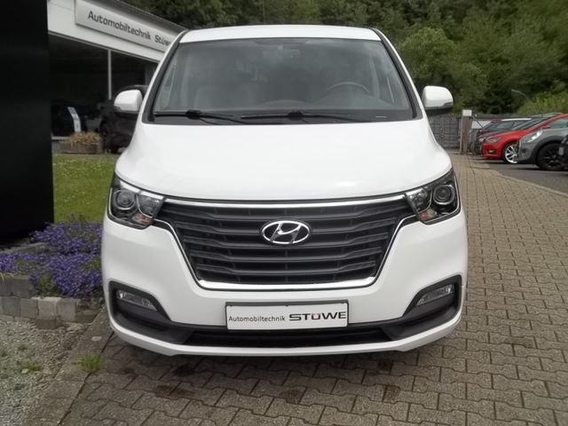 Hyundai H-1 2.5 D