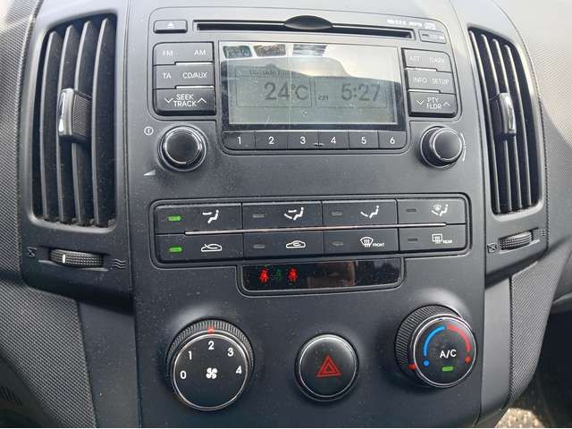 Hyundai i30 i30cw 1.6 ,Klima, Serviceheft, Tüv. 05. 26