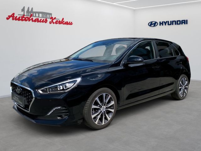Hyundai i30 1.4 T-GDI Premium +PANO+ Navi P.+LED