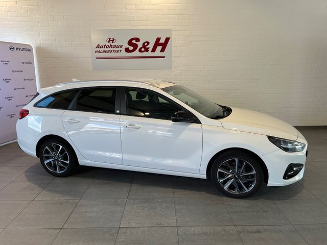 Hyundai i30 cw 1,6CRDi ED30+ DCT NAVI PDCv+h Tempo SH AAC