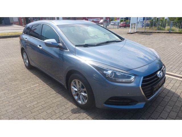 Hyundai i40 CW Blue Trend- 1.HAND-NAVI-PDC-KLIMAAUTOMATI