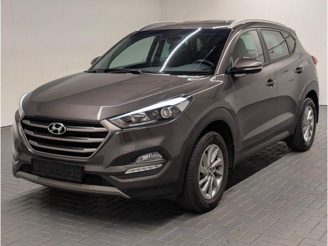 Hyundai Tucson 2WD Navi/SHZ/LHZ/PDC/Kam/Tempom./17"LM