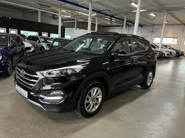Hyundai Tucson 2.0 CRDI 4WD PANORAMA KAMERA AHK NAVI 1H